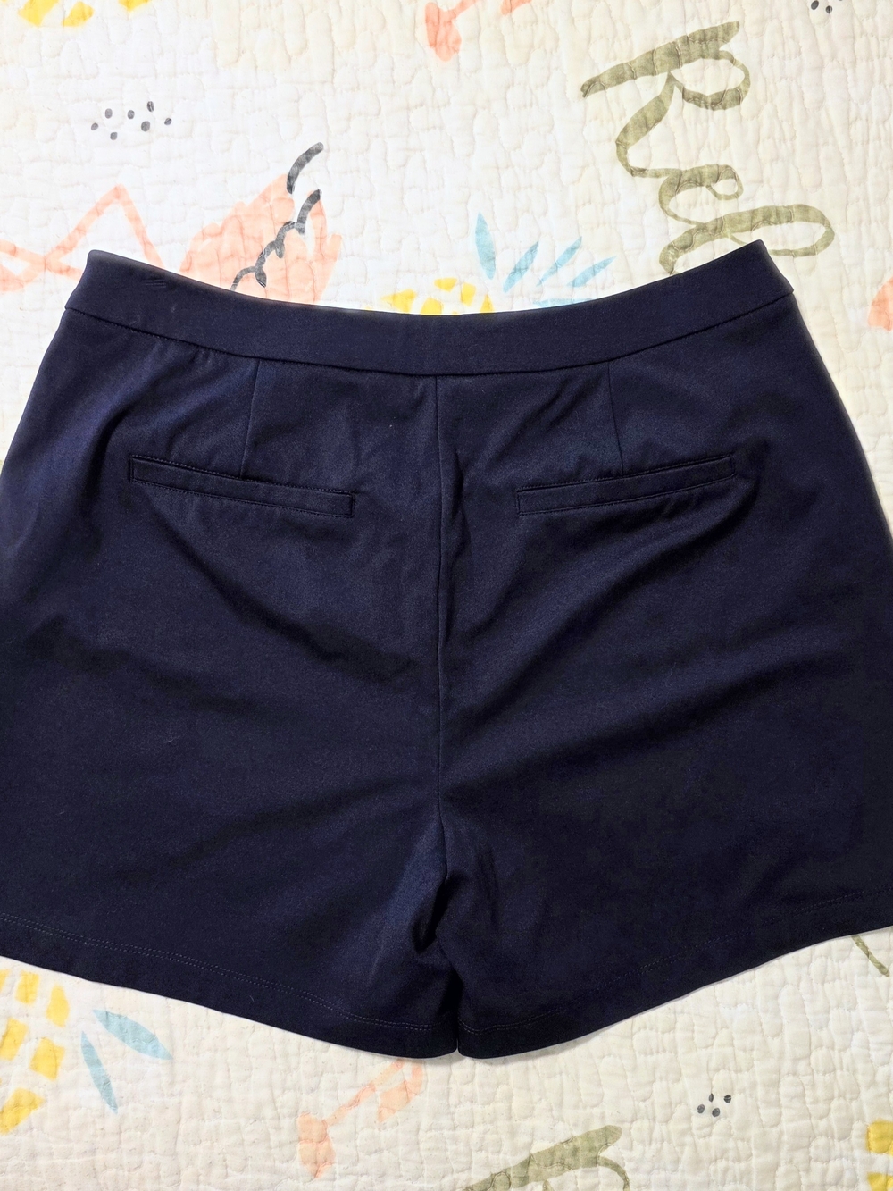 Classic Resort Style Women's Navy Shorts with Button Waist M - Picture 4 of 4